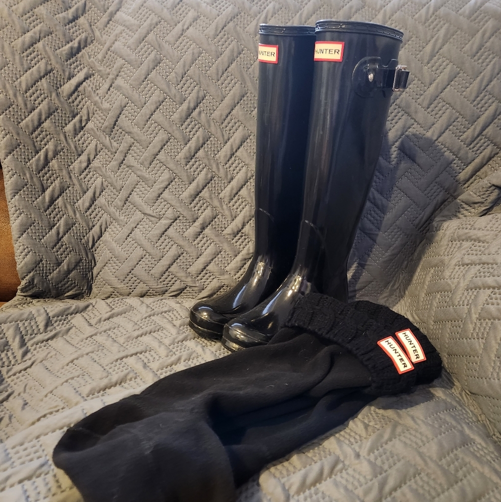 HUNTER tall rain boots